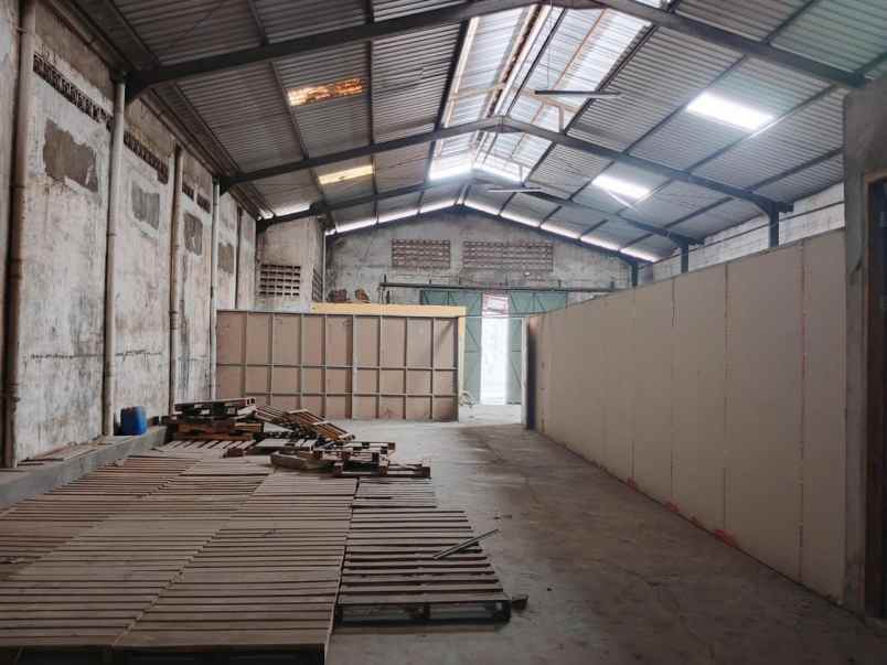 dijual gudang kertajaya lokasi strategis komersial