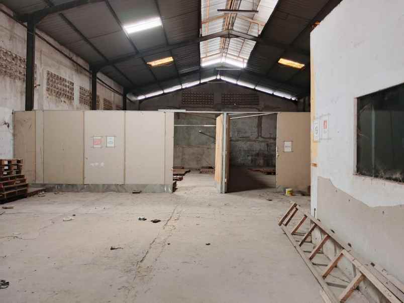 dijual gudang kertajaya lokasi strategis komersial