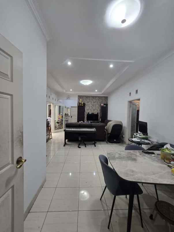 dijual komplek perumahan singgasana pradana bandung