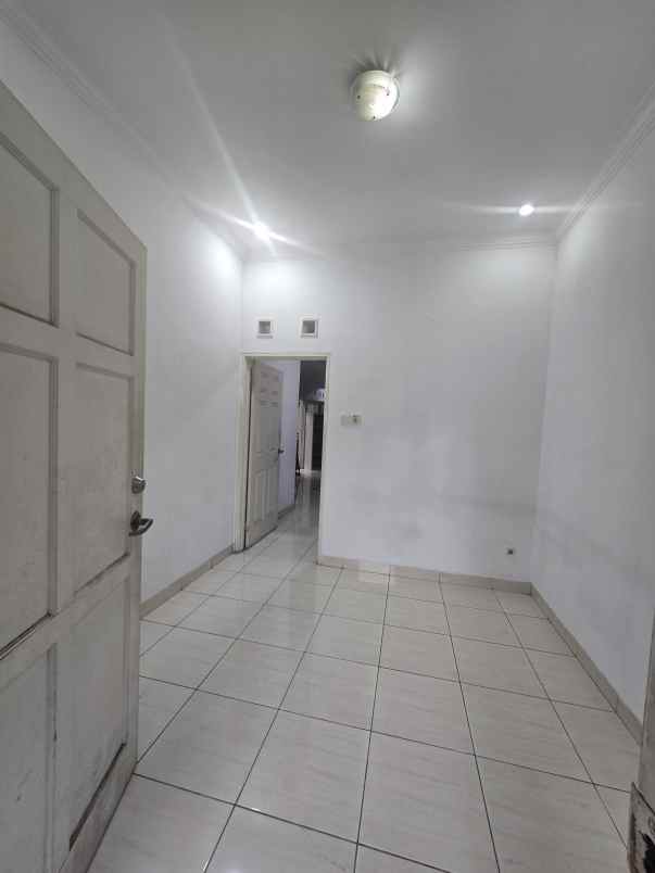 dijual komplek perumahan singgasana pradana bandung