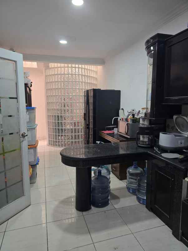 dijual komplek perumahan singgasana pradana bandung