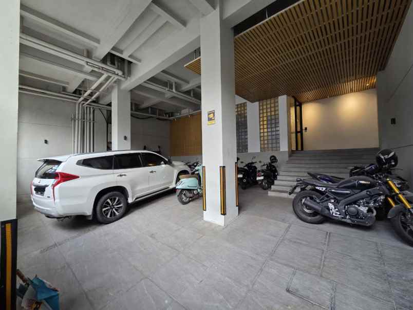 dijual kost gading serpong