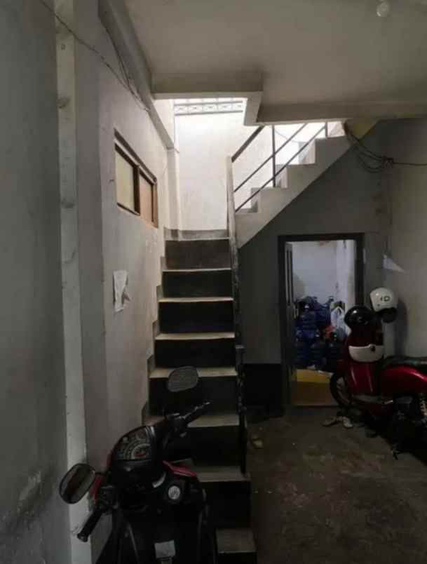 dijual kost jl pangarang lengkong asia