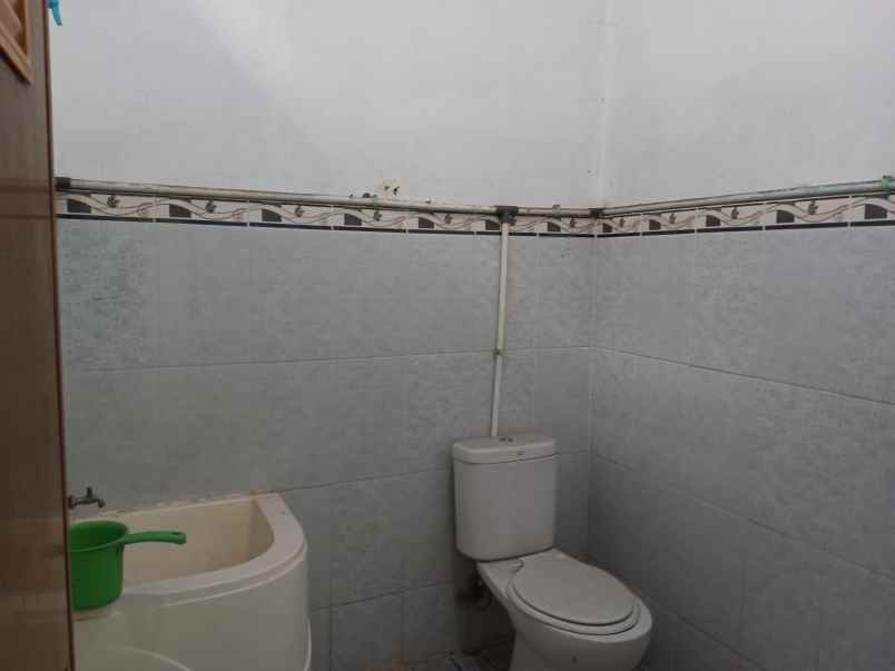 dijual murah rumah pinggir jalan