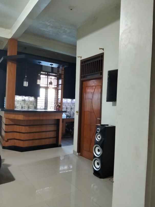 dijual ruko 2 pintu 2 5 lantai jl muhajirin arengka
