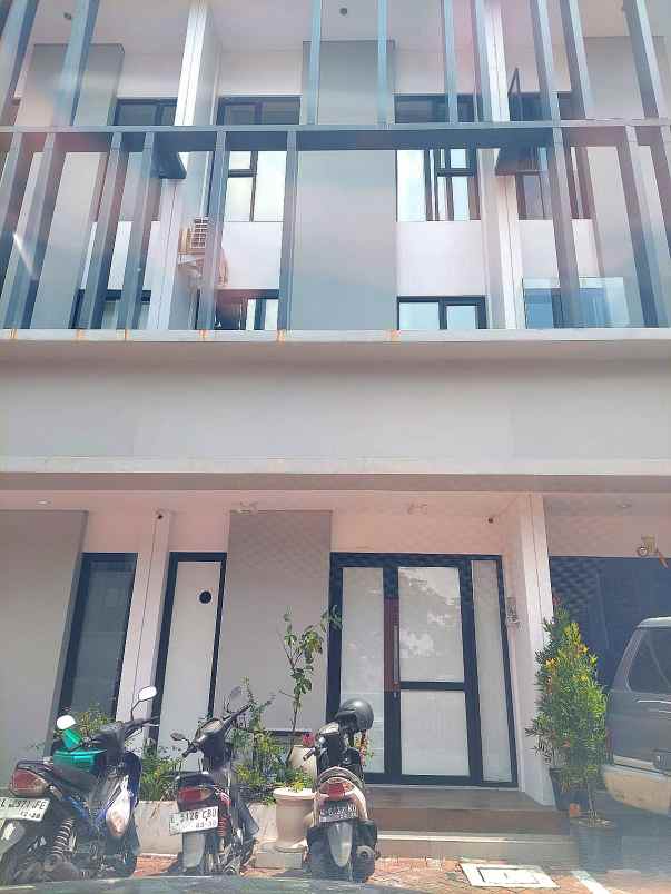 dijual ruko gudang kantor jalan dian istana