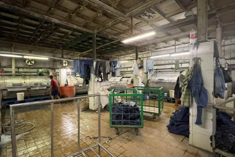 dijual ruko gudang kantor jalan raya pisangan
