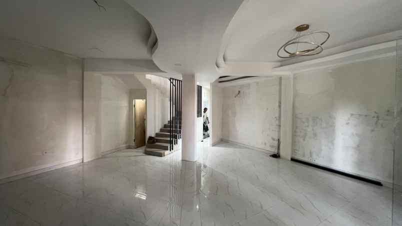 dijual ruko lokasi strategis wr soepratman kota malang