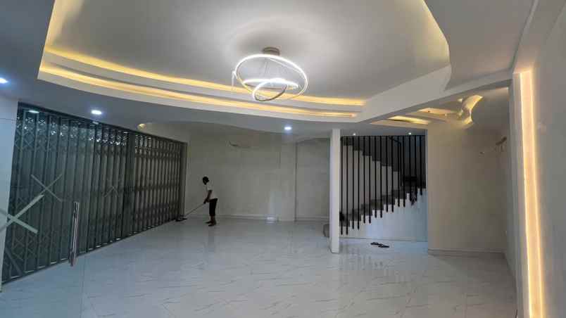 dijual ruko lokasi strategis wr soepratman kota malang
