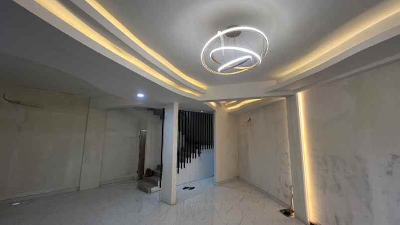 dijual ruko lokasi strategis wr soepratman kota malang