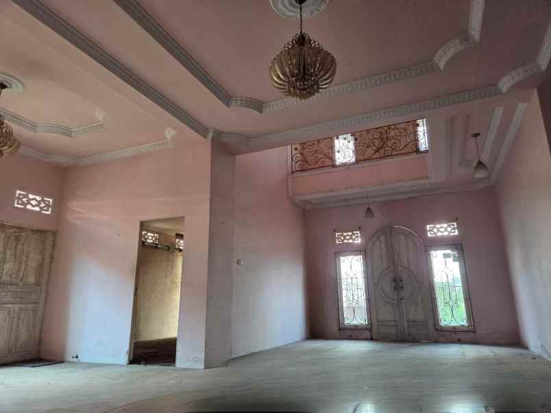 dijual rumah 2 lanta seharga rp 1m di pontianak