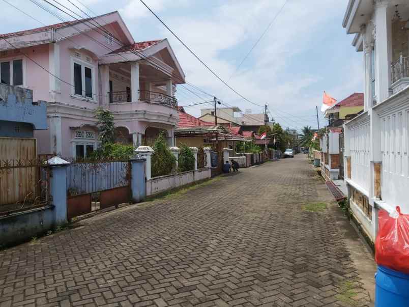 dijual rumah 2 lanta seharga rp 1m di pontianak