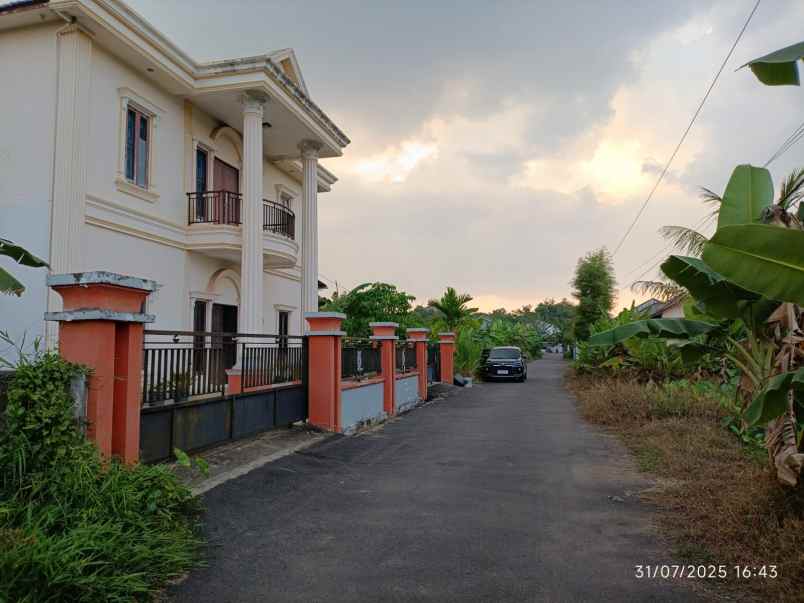 dijual rumah 2 lantai siap huni di pontianak