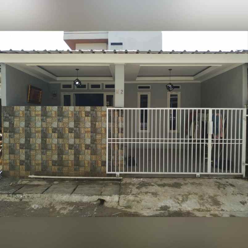 dijual rumah 580 juta di serua indah ciputat