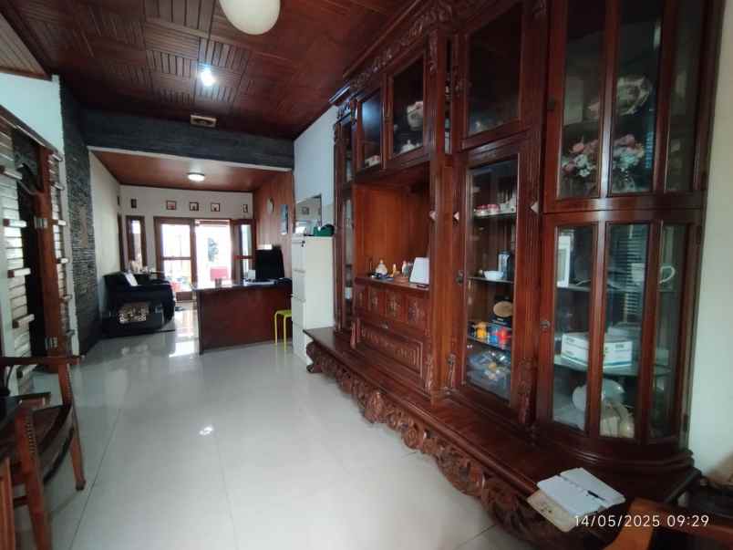 dijual rumah antapani