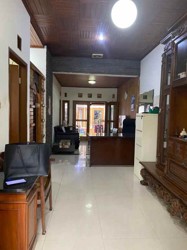 dijual rumah antapani