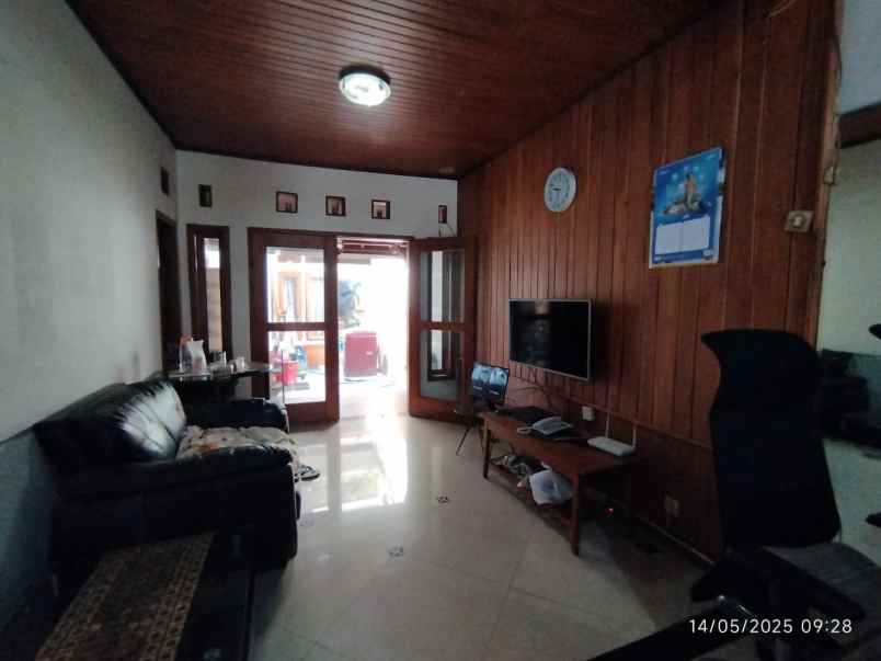 dijual rumah antapani
