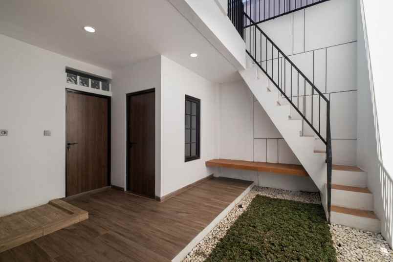 dijual rumah antapani