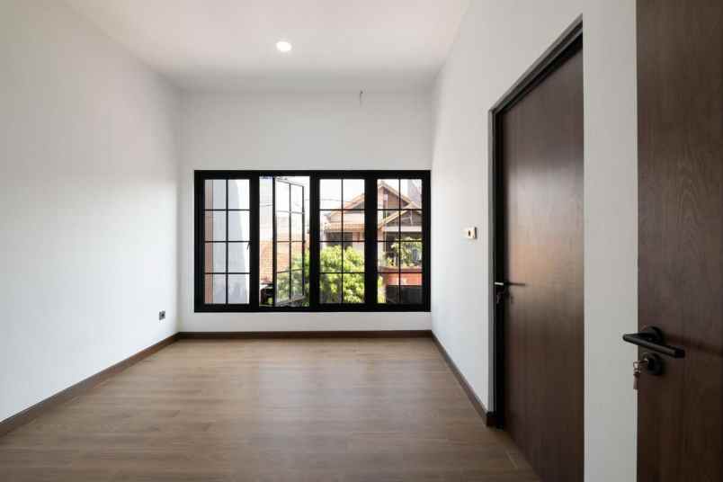 dijual rumah antapani