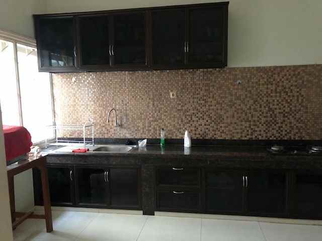 dijual rumah araya 2