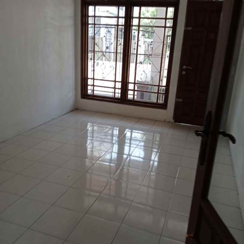 dijual rumah arcamanik endah