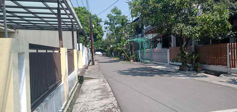 dijual rumah arcamanik endah