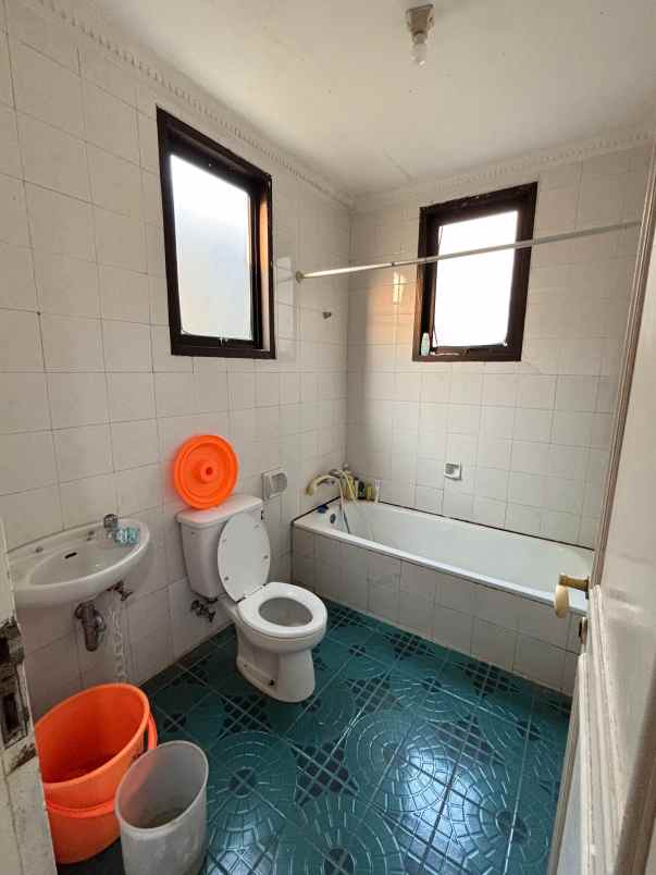 dijual rumah bagus strategis di bukit golf sentul