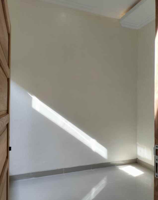 dijual rumah bandara adi sucipto