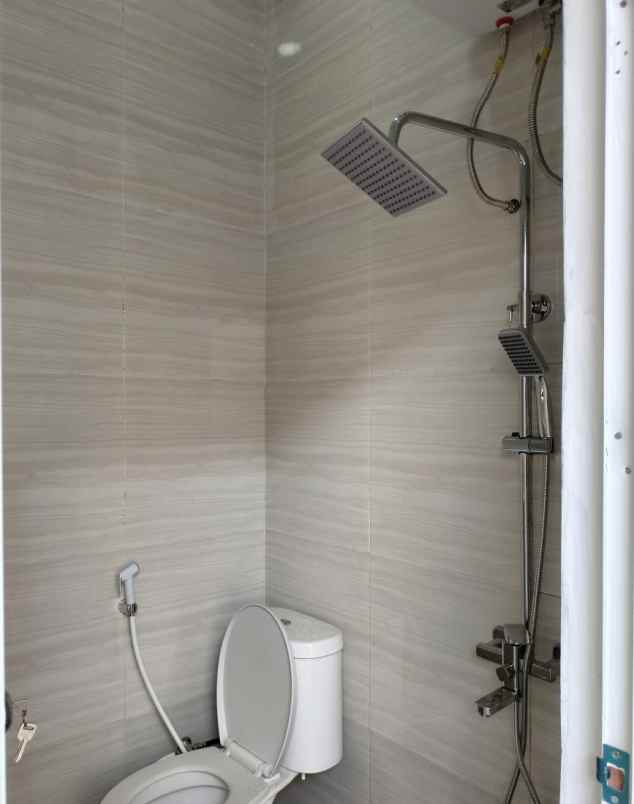 dijual rumah bandara adi sucipto