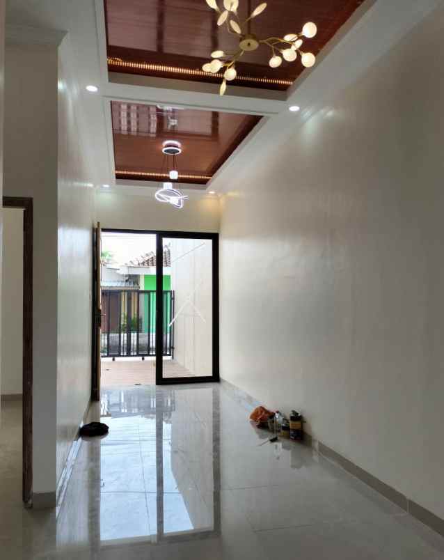 dijual rumah bandara adi sucipto