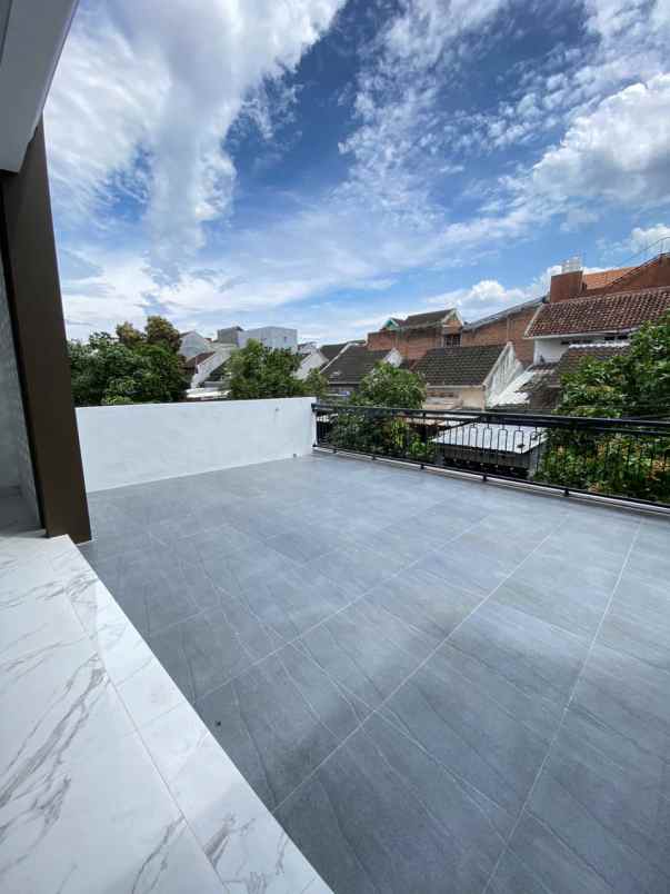 dijual rumah baru hook lokasi oma campus dau malang