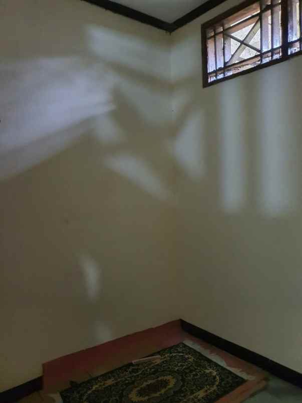 dijual rumah besar tanah luas di ciracas jakarta timur