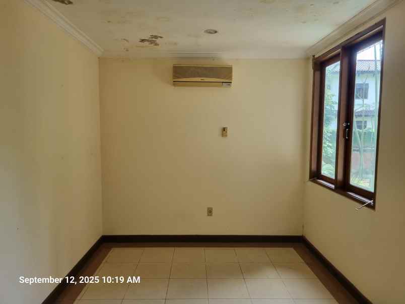 dijual rumah bintaro