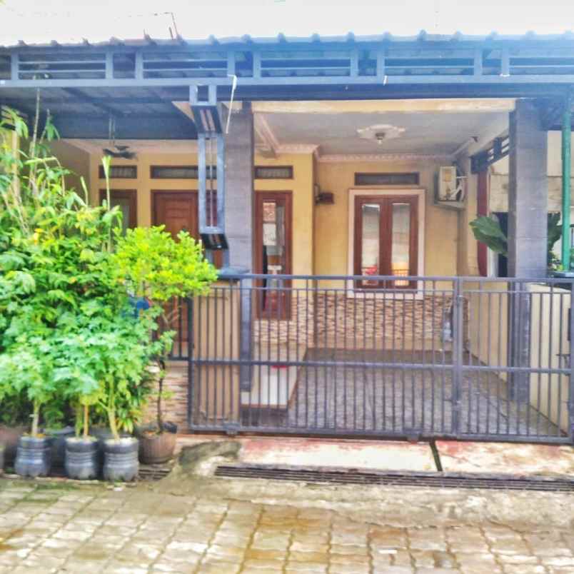 dijual rumah bojong menteng