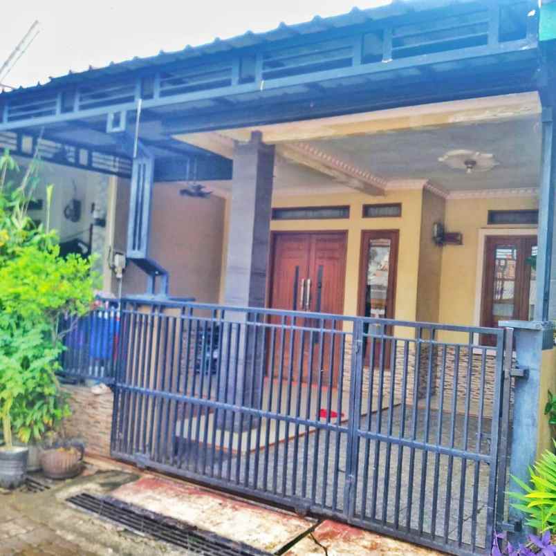 dijual rumah bojong menteng