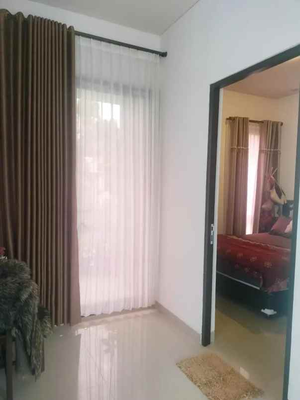 dijual rumah bsb city