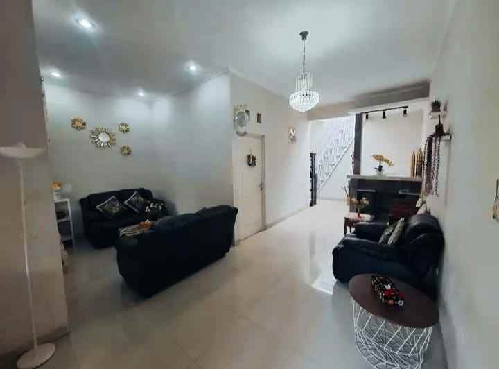 dijual rumah cipageran