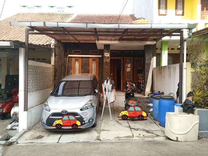 dijual rumah cipageran