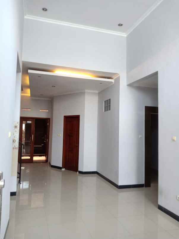 dijual rumah cipayung depok jawa barat