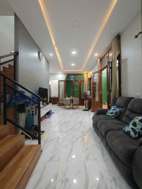 dijual rumah ciracas jakarta timur