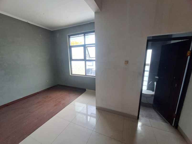 dijual rumah cisaranten kulon