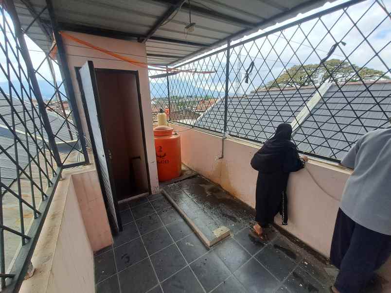 dijual rumah cisaranten kulon