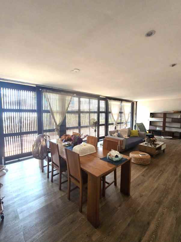 dijual rumah cluster alamanda jgc