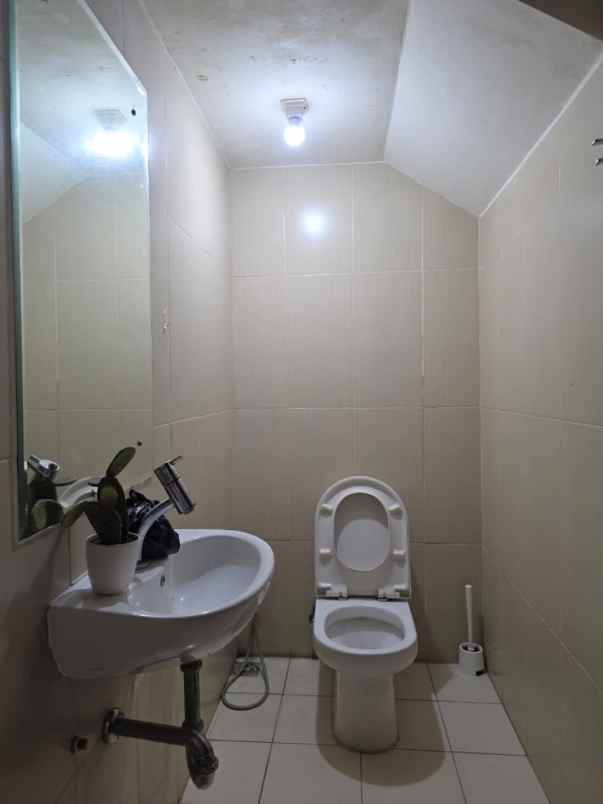 dijual rumah cluster asia tropis kota