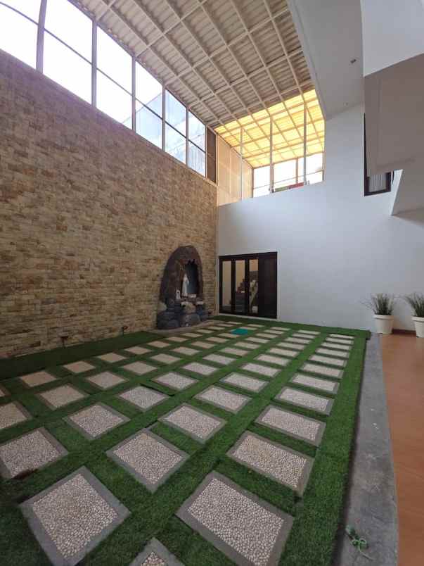 dijual rumah cluster asia tropis kota