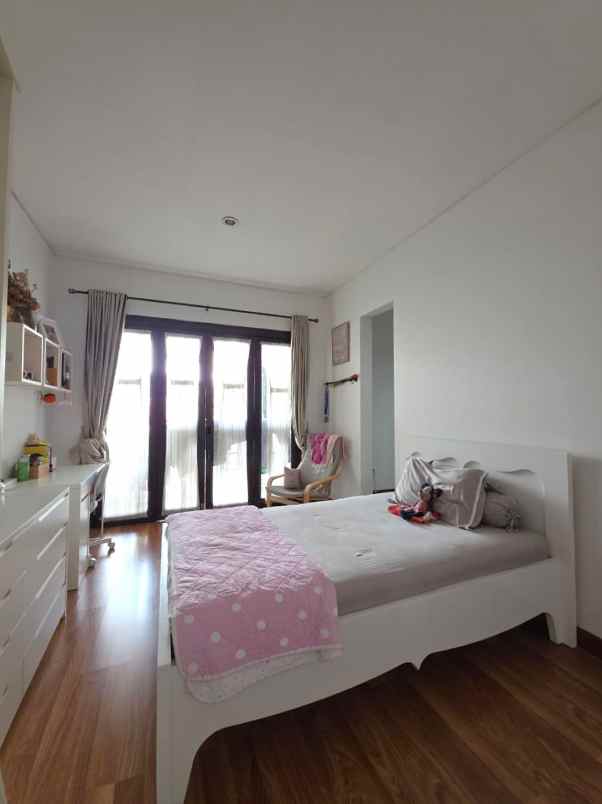 dijual rumah cluster asia tropis kota