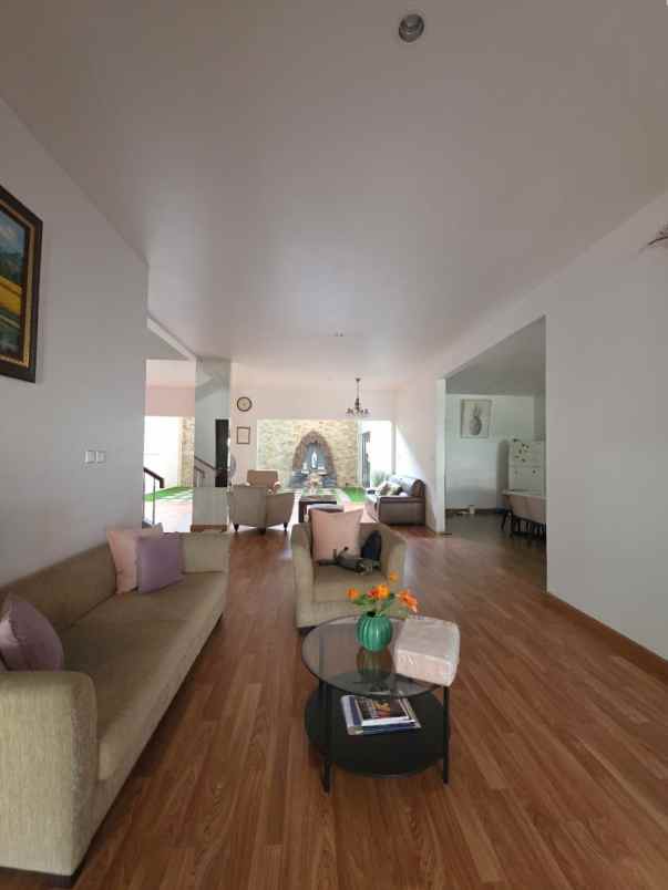 dijual rumah cluster asia tropis kota