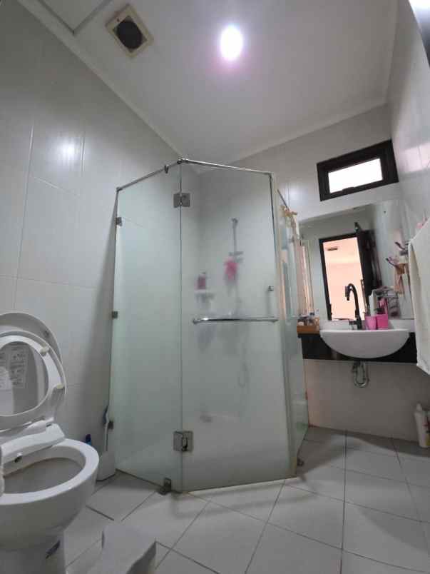 dijual rumah cluster asia tropis kota