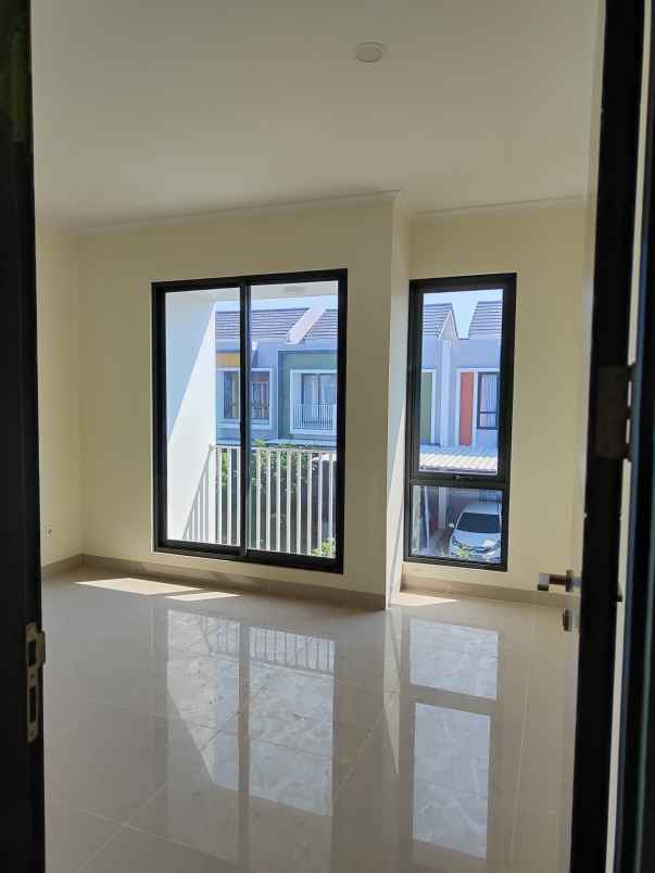 dijual rumah cluster baroni