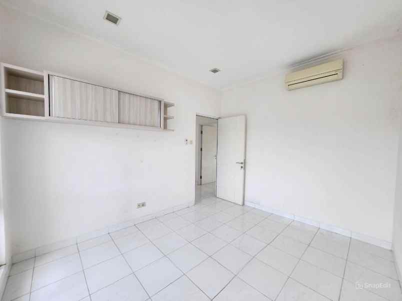 dijual rumah cluster bellevue kota